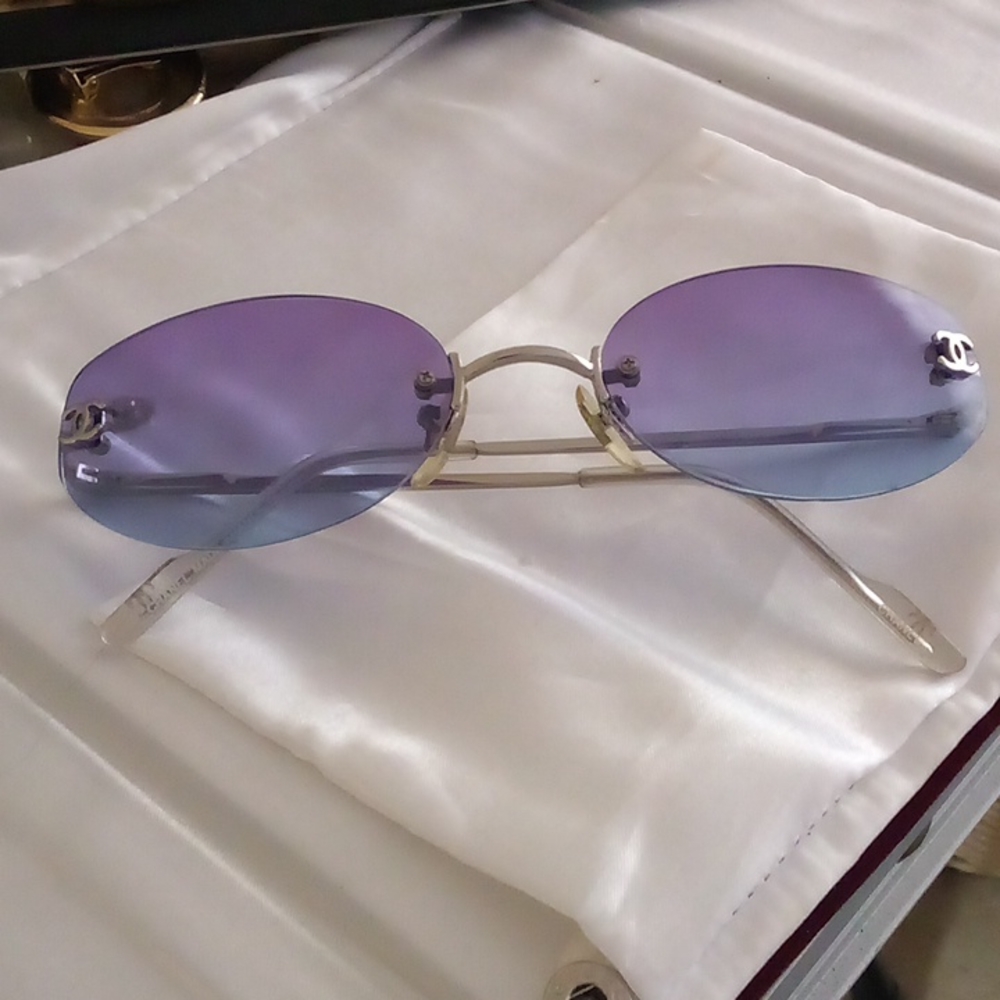 Authentic Chanel Sunglasses pre-owned
